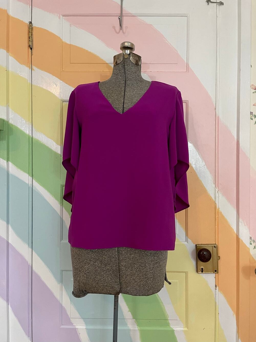 Anna Cate XS Magenta Bell Sleeve V Neck Blouse Boutique Career Top